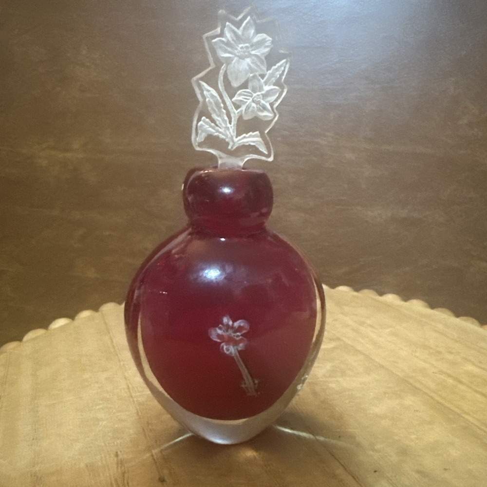 Vintage Cherry Ruby Red Art Glass Perfume Bottle w/ Flowers & Stopper - Picture 4 of 7